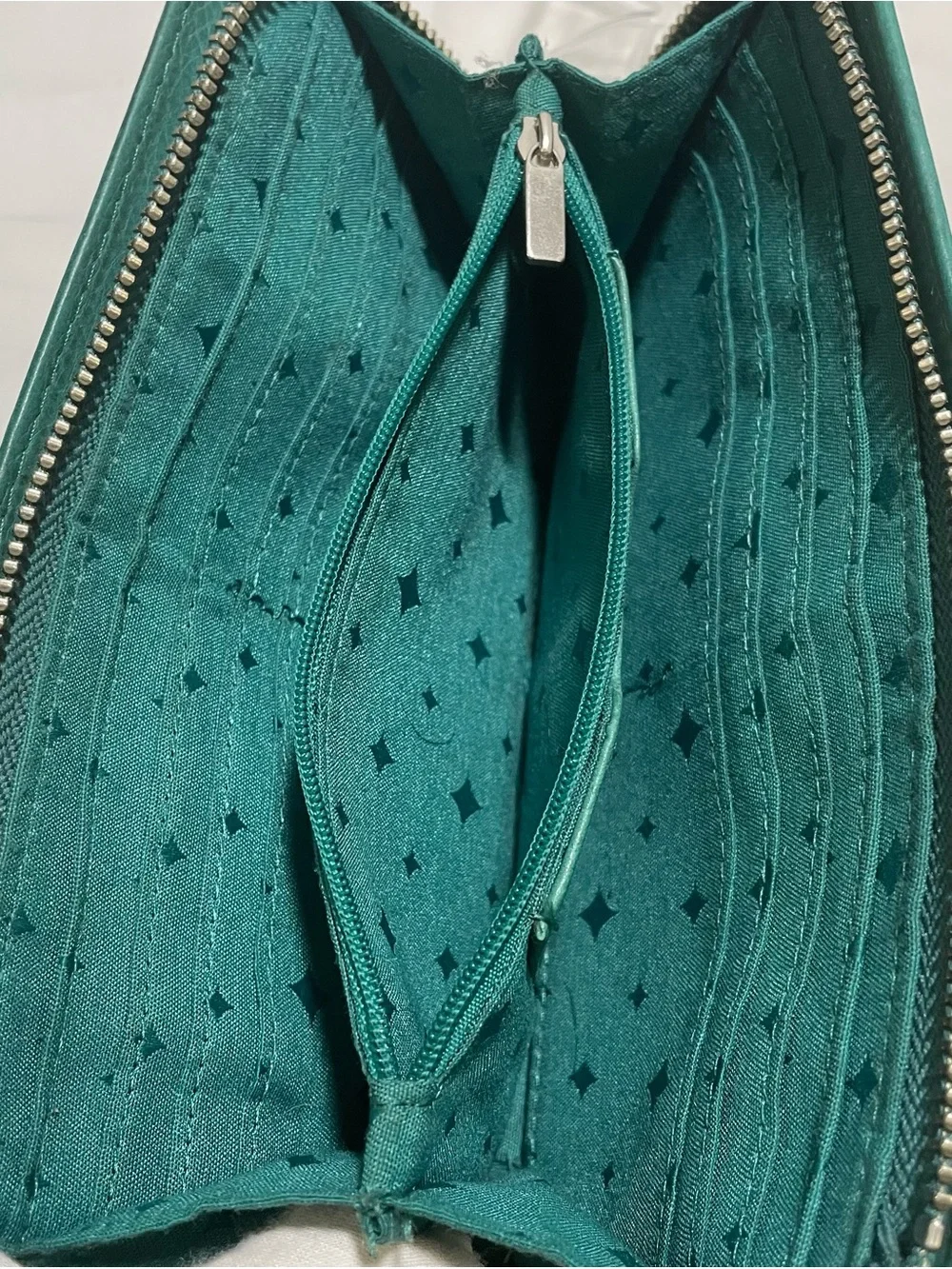 Fossil Maddox L-Zip-Around Leather Wallet